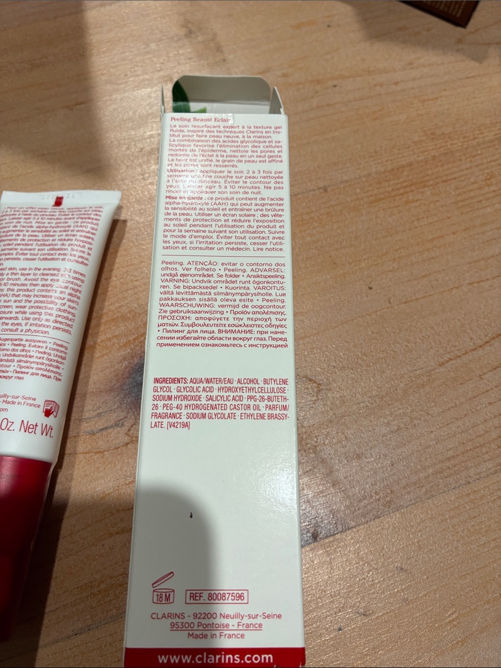 Clarins Beauty Flash Peel Primer - White & Red - Picture 3 of 4
